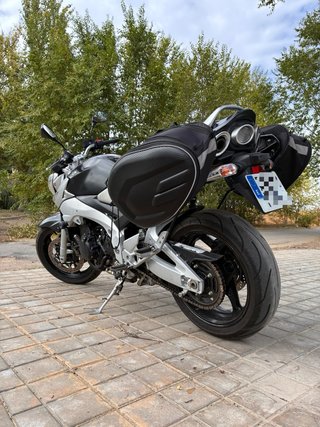 Suzuki GSR 600 Naked