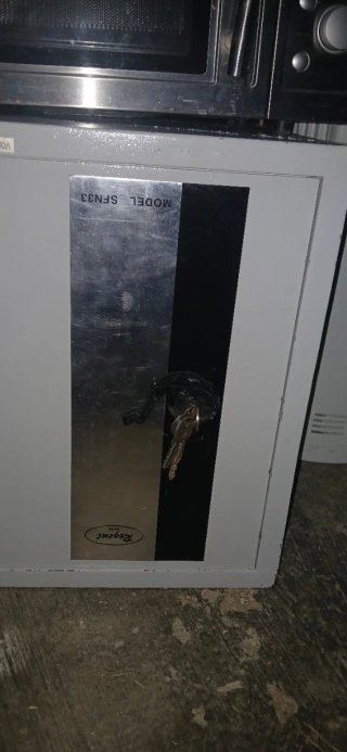 Caja Fuerte Regent SFN33