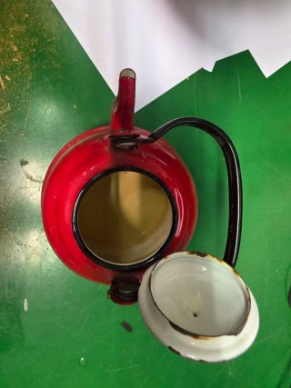 Tetera Antigua Roja