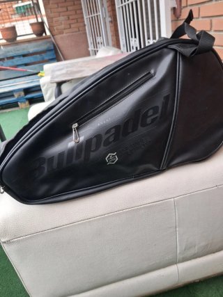 Paletero Bullpadel Negro
