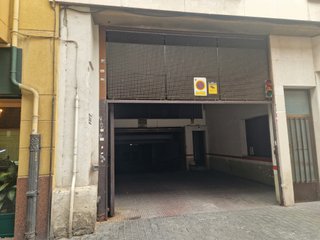 Alquilo garaje céntrico (sólo mañanas)