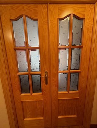 Conjunto de Puertas de Madera de Pino