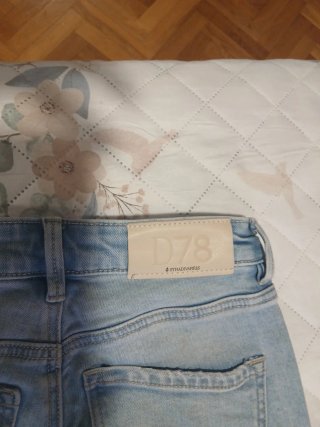 Pantalón vaquero flare Stradivarius T.32