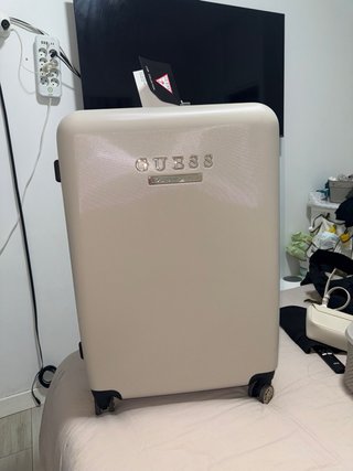 Maleta Guess Nueva Beige y Dorada nueva