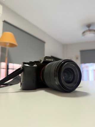 Cámara Sony A7 con Objetivo 28-70mm