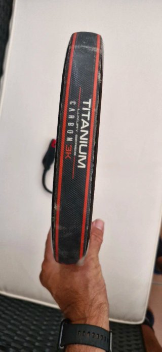 Pala de Pádel Nox Titanium Carbon 3K