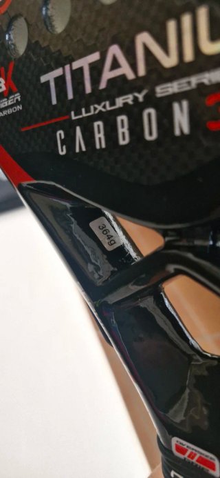 Pala de Pádel Nox Titanium Carbon 3K