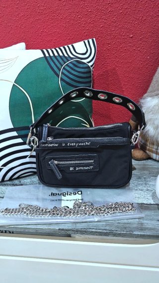 Bolso Desigual negro con monedero