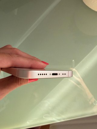 iPhone 13 Rosa 128GB + 7 Fundas