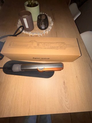 Dyson Airstrait
