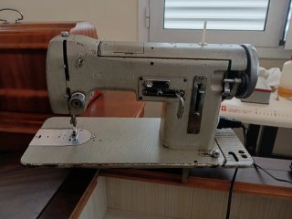 Máquina de coser industrial