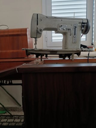 Máquina de coser industrial