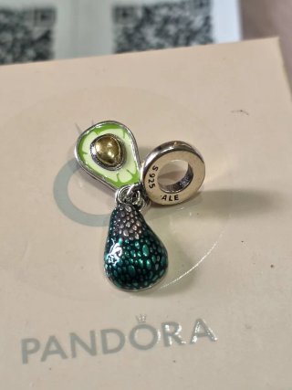 Charm Aguacate Pandora