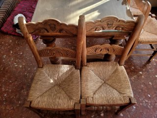 Mesa de Comedor de Madera con Cristal