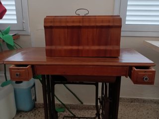 Máquina de Coser Alfa Antigua