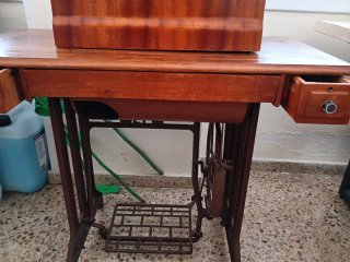 Máquina de Coser Alfa Antigua
