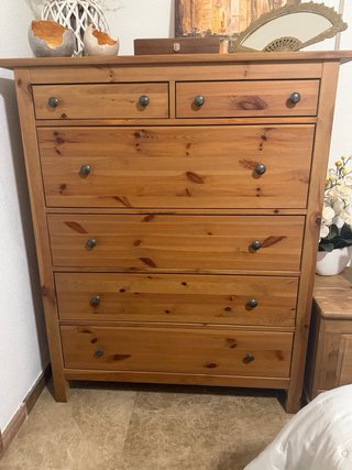 Muebles dormitorio en madera color miel