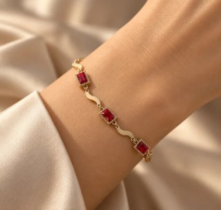 Pulsera de Acero Chapado en Oro con Rubíes