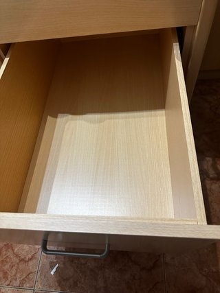 Cama de madera hecha a medida, precio negociable.