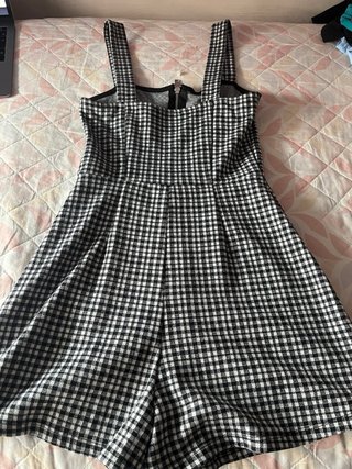 Mono Bershka cuadros XS