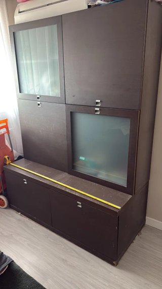 Mobile TV in legno e credenze