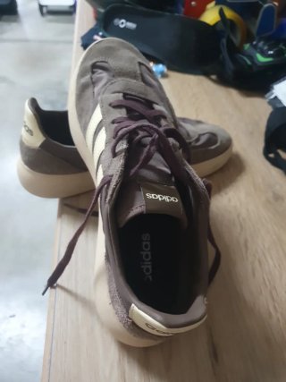 Bambas Adidas Marrones y Beige
