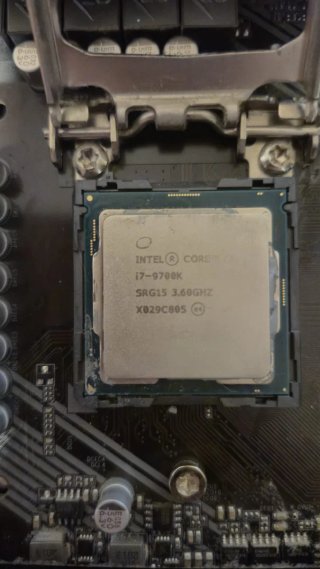 Procesador i7 - 9700K con Placa Base Gigabyte Z390