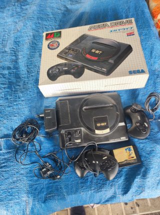 Sega Mega Drive 16-Bit en Caja