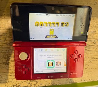 Nintendo 3DS Roja + Cargador