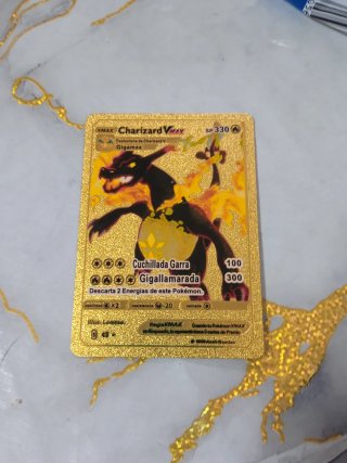Carta Pokémon Charizard VMAX Dorada