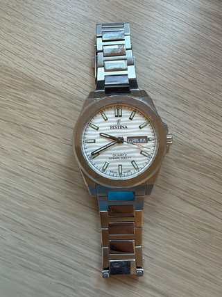 Reloj Festina Dune Swiss Made, cristal de zafiro