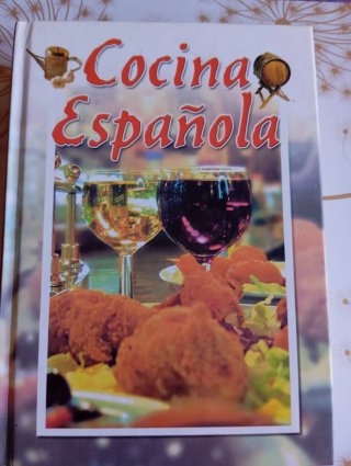 Libro de cocina Española de 367 paginas