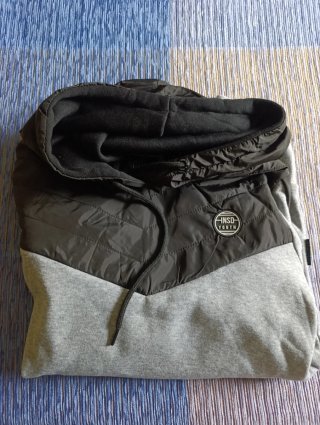 Sudadera Inside gris y negra