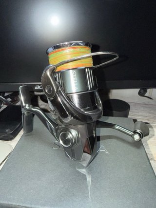 Carreto Shimano Stella 2500