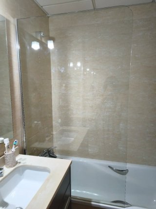 Mampara de bañera cristal y metal