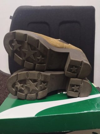 Botines de tacón beige y marrón