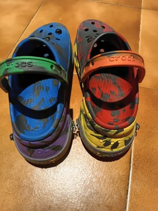 Crocs sandalias multicolor