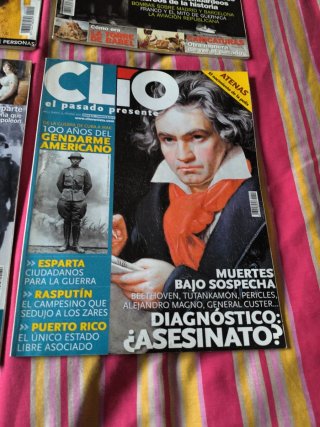 Lote 5 revistas Clio