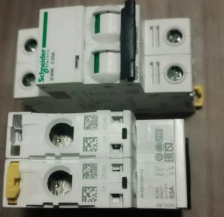 Schneider Interruptor Magnetotérmico IC60N 2P 63A
