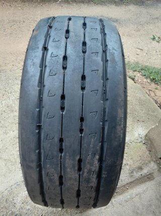 Neumático 385/55R22.5