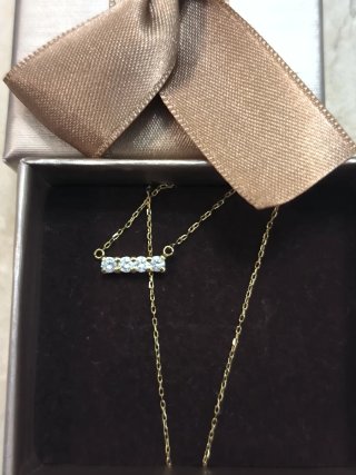 Gargantilla Oro 18k con 4 circonitas