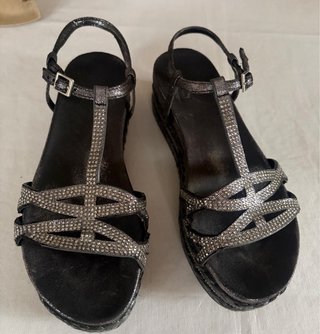 Sandalias CafeNoir Plateadas Talla 38