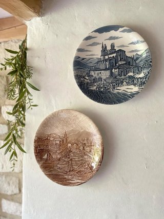 Coppia di piatti decorativi anni '70