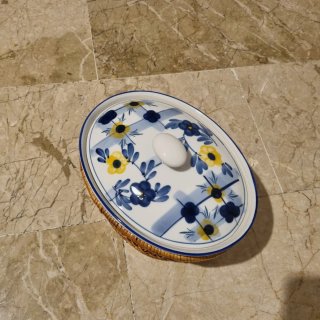 Zuppiera con cestino in vimini