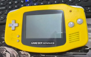 Nintendo Game Boy Advance Amarilla