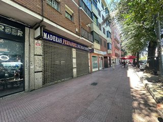 Local comercial en alquiler en Reyes Católicos en Alcalá de Henares