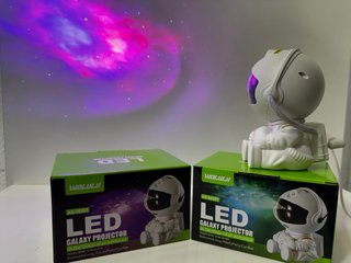 Mini Proyector LED Astronauta WOLULN