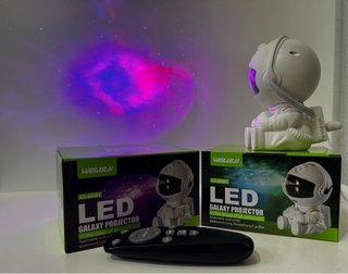 Mini Proyector LED Astronauta WOLULN