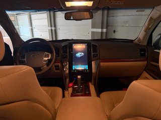 Toyota Land Cruiser 200 2014
