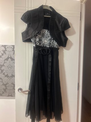 Vestido de fiesta negro y blanco